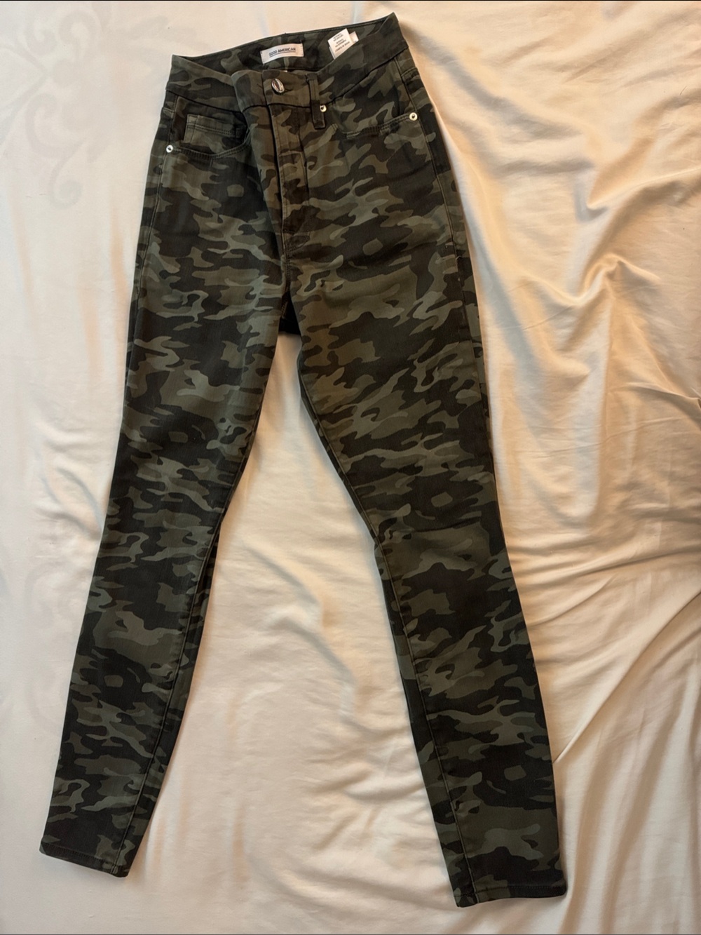 Good American Skinny Camo Jeans in Olive & Black